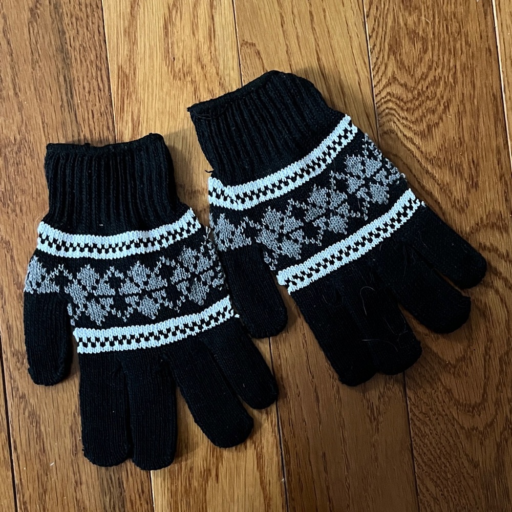 Black and Gray Knit Gloves